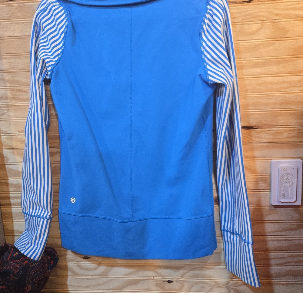 Lululemon Blue Women's Zip-Up Hooded Jacket - Picture 7 of 7
